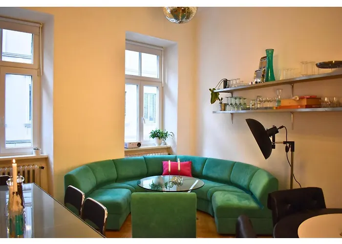 Vintage House - Lgbtq & Female Friendly *