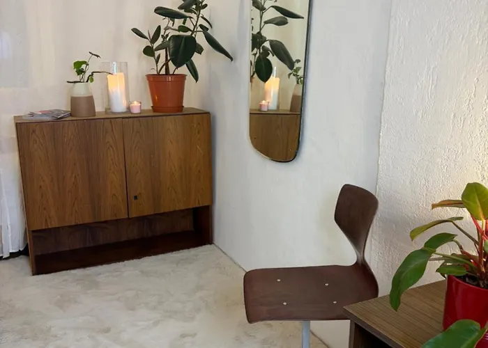 Vintage House - Lgbtq & Female Friendly *